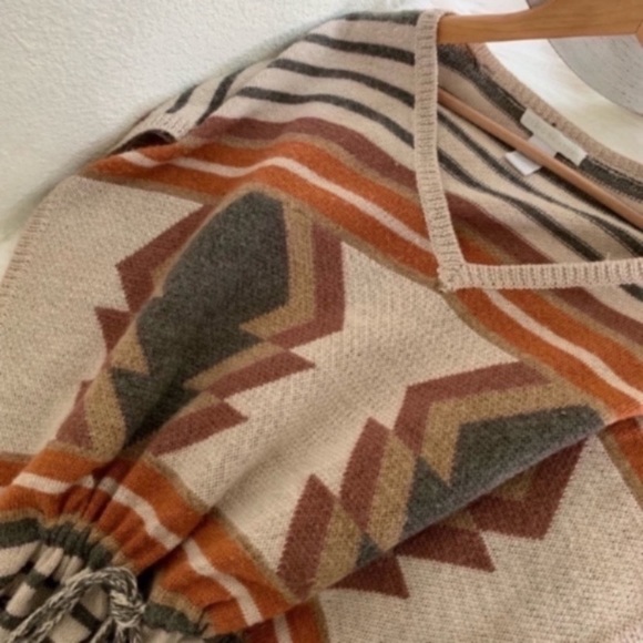 Aztec Tribal Drawstring Knit Top - Picture 5 of 8